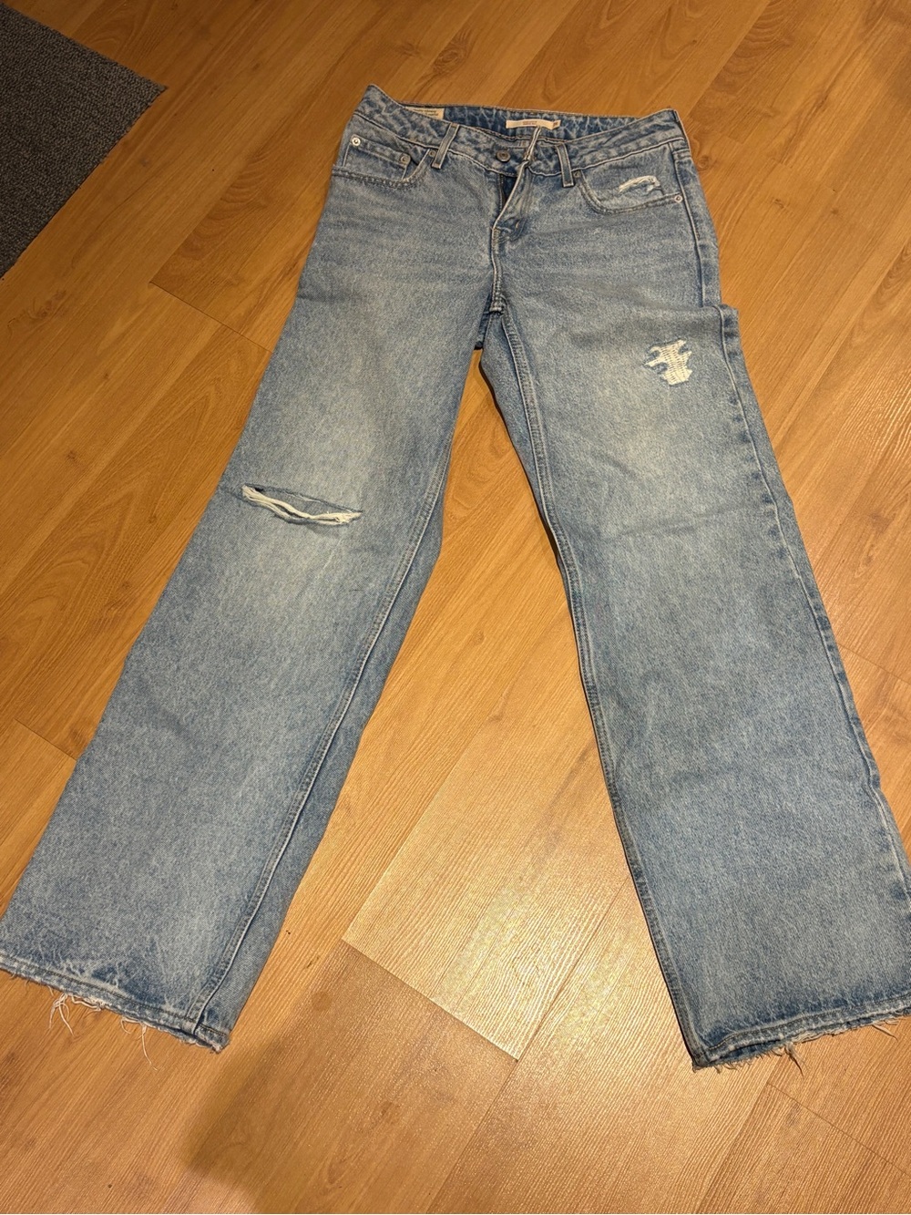 Levi's low loose Blue Wide-Leg Distressed Jeans